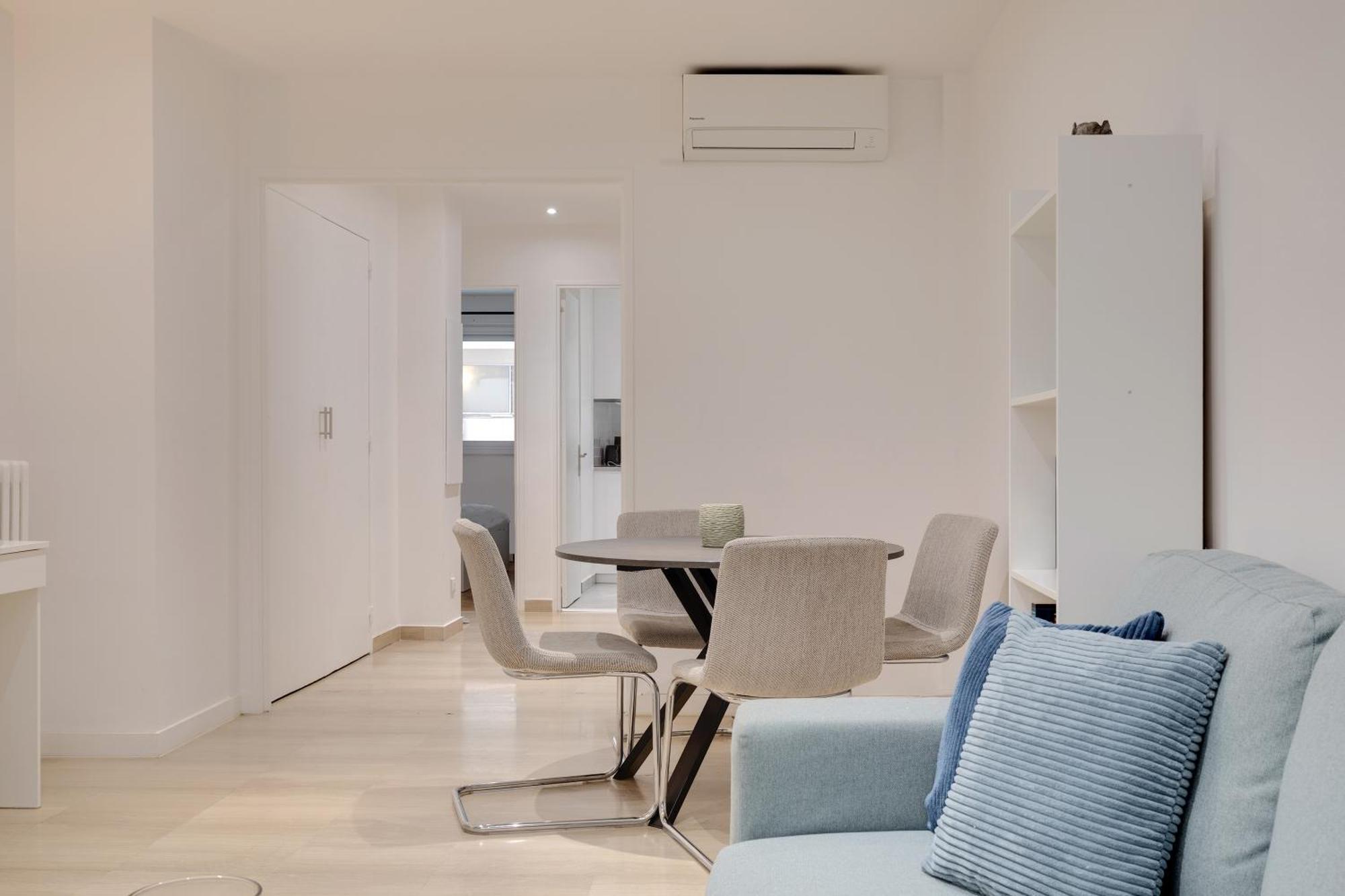 Newly Renovated Charming Downtown Apartment Antibes Exterior photo